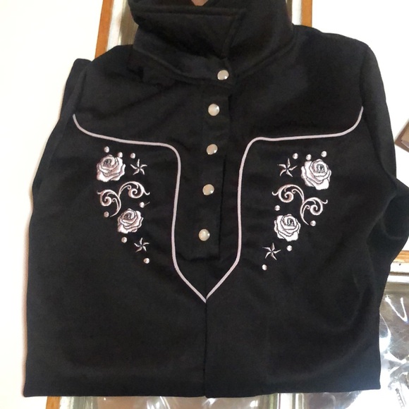 Westerncowgirl romper costume. Includes short romper, a chain belt andbandanna. - Picture 10 of 12